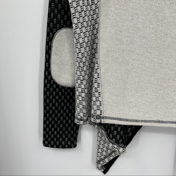 Chelsea & Theodore Colorblock Knit Long Sleeves Open Drape Notched Cardigan - Picture 7 of 8